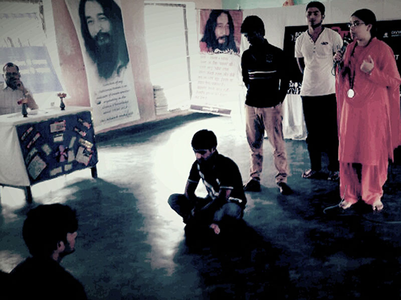 'Drugs – not a way of life’, discussed at Men’s Prison, Meerut under ‘NIRNAY', Bodh