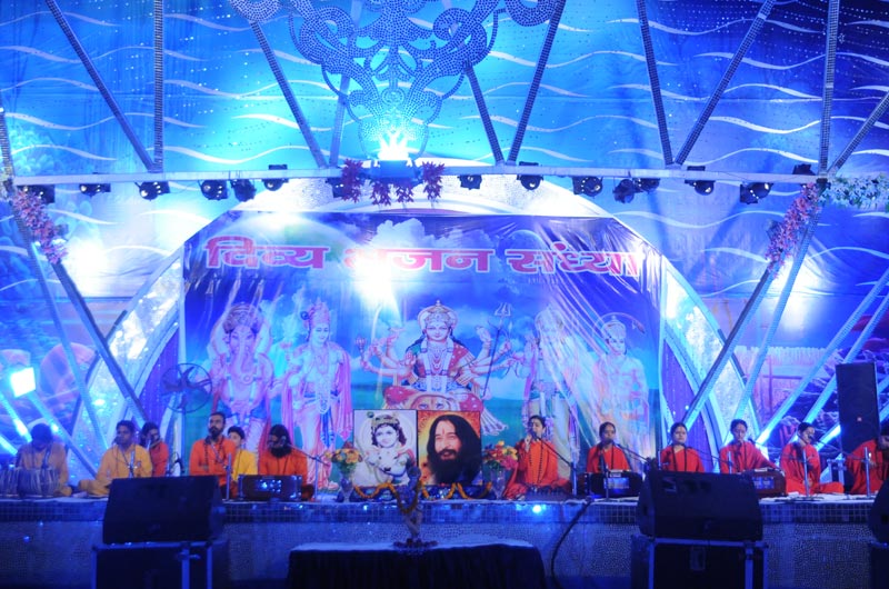 Bhajan Sandhya- Melodious Concert created ripples in Rajouri Garden, Delhi