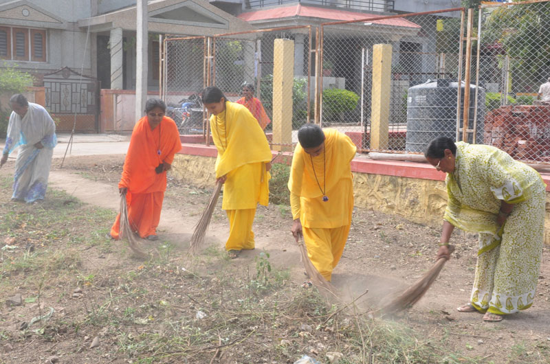 Selfless volunteers of DJJS Maharashtra stand for Swacch Bharat Abhiyaan
