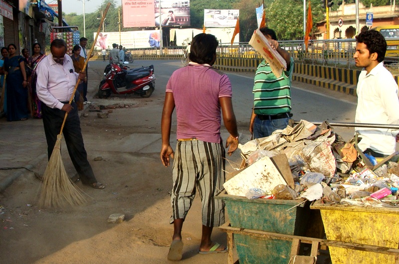 DJJS Gwalior inspiring masses to keep their surroundings clean