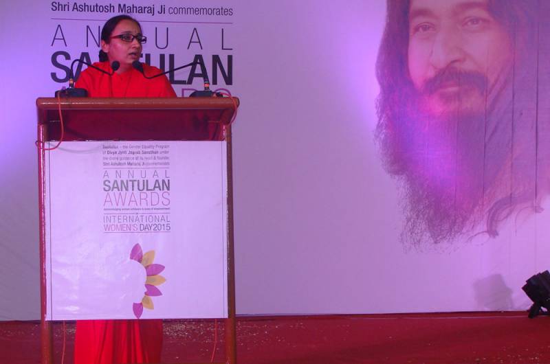 Women achievers of Madhya Pradesh honoured at Annual Santulan Awards in Gwalior commemorating International Women's Day 2015