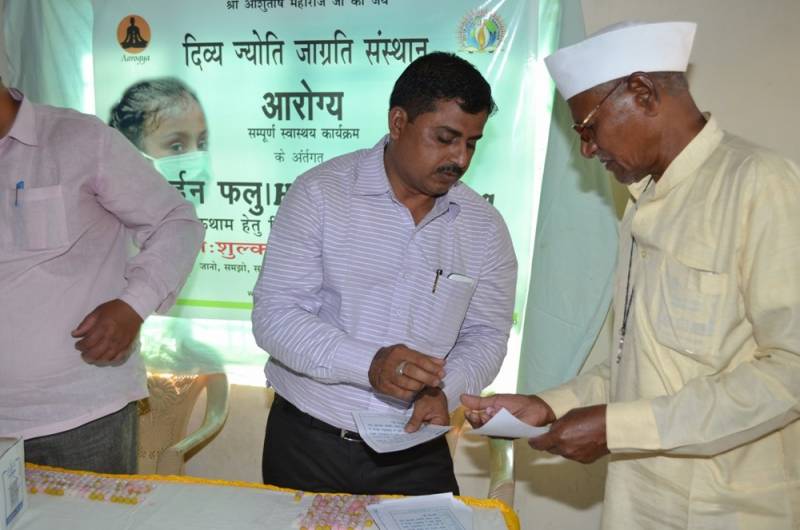 Homeo pills distributed during Swine Flu Awareness in Nagpur