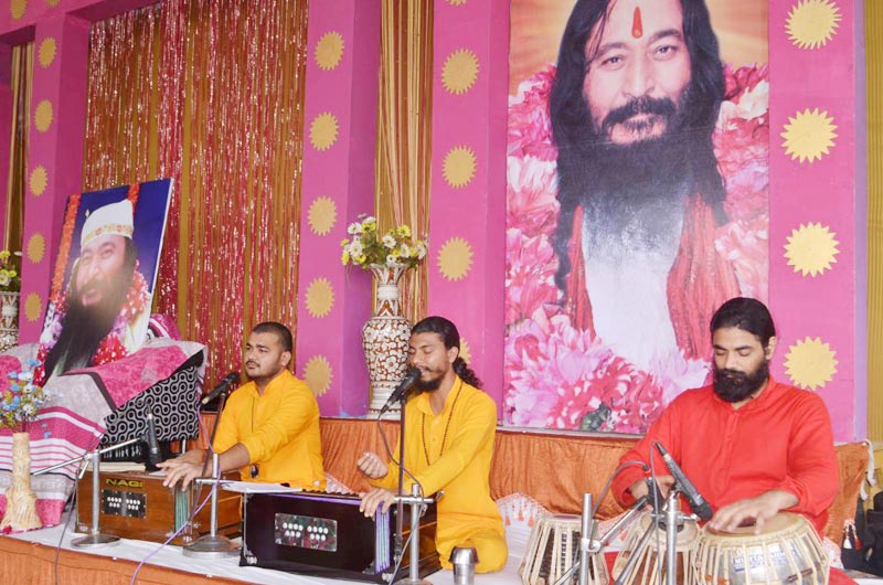 Devotees encapsulate Wisdom Bytes Nationwide at the Monthly Spiritual Congregation!