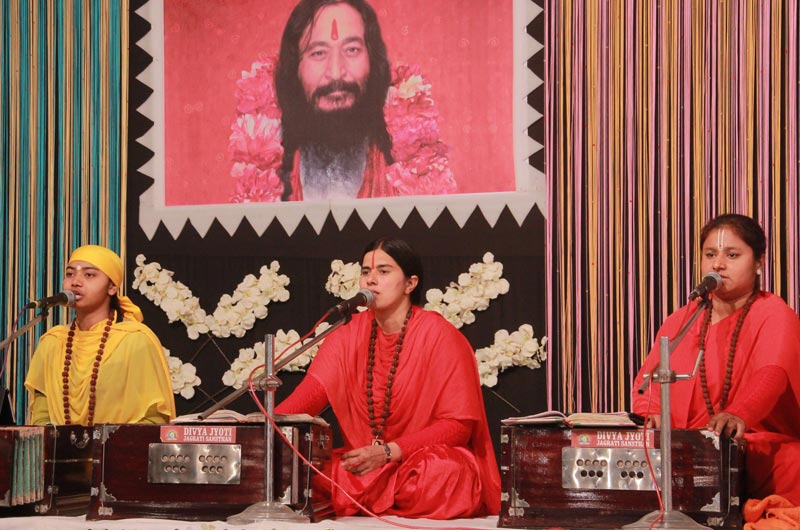 Shri Ram Katha Connects Ludhiana Audience with Divine Virtuosity of Living