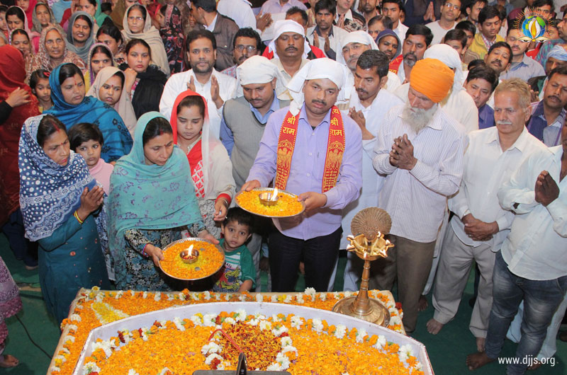 Shiv Katha Swerves Minds of Devotees towards Shaivism in Ludhiana, Punjab
