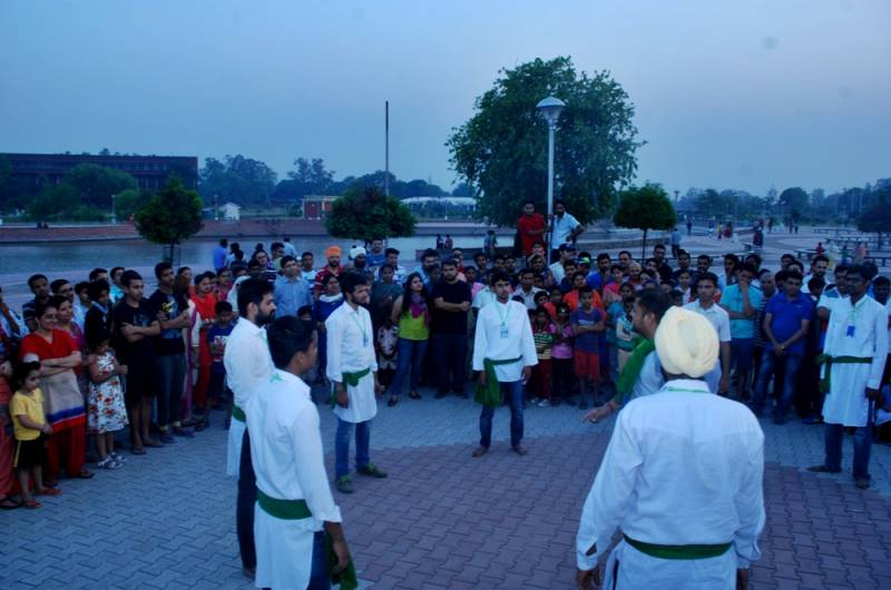 MEMR Chandigarh Nature Conservators perform 'Paryavaran Bachao' street play at New Lake, Sec -42, Chandigarh