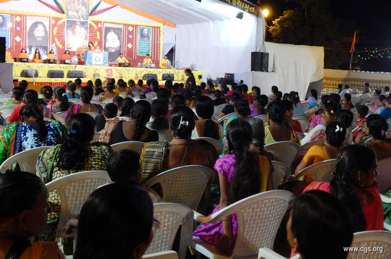 Devi Bhagwat Katha Opened Hearts of Devotees to Spiritual Journey at Vadodara, Gujarat