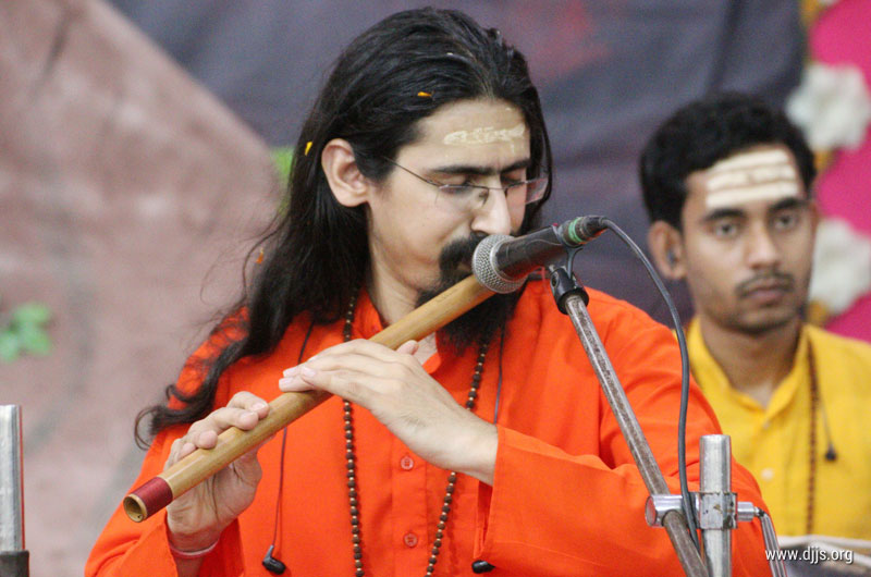 Shrimad Bhagwat Katha Urged to Keep Treading on the Spiritual Path at Faridabad, Haryana