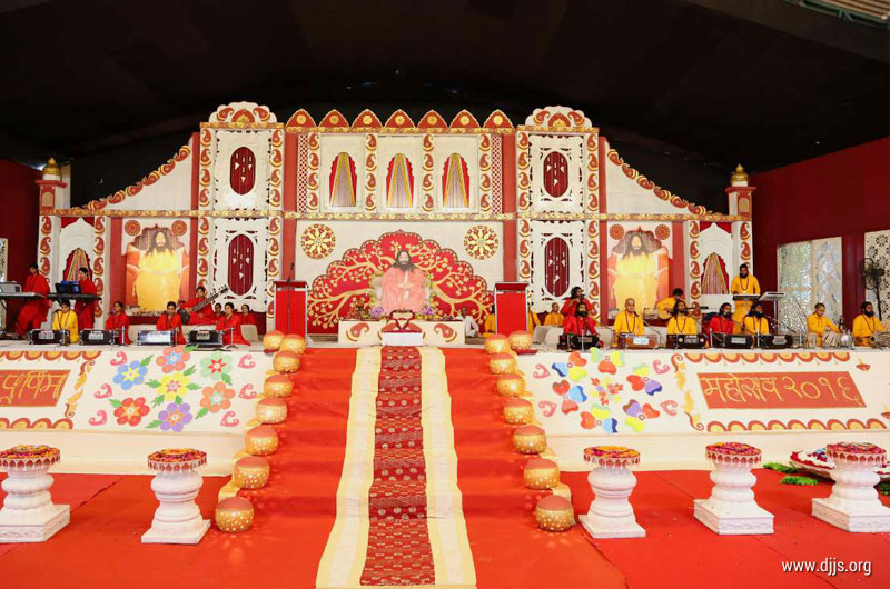 Guru Purnima Refueling the Parched Hearts with Devotion, Love and Resolve