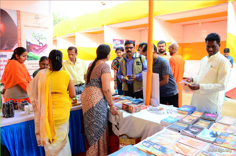 DJJS Spreads the Core of Spirituality through Hindu Spiritual Service Fair across India