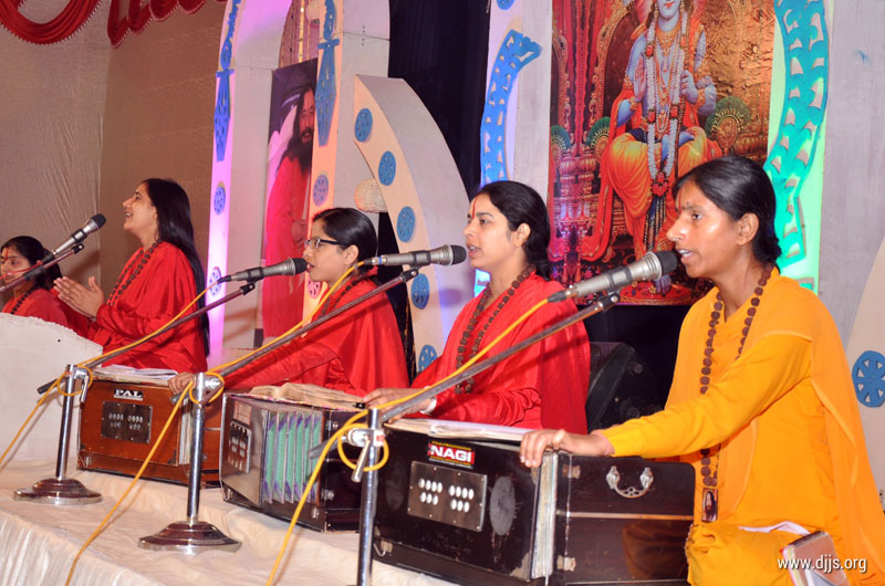 Shri Ram Katha Illuminates the Objective of Life for the People of Dakala, Patiala