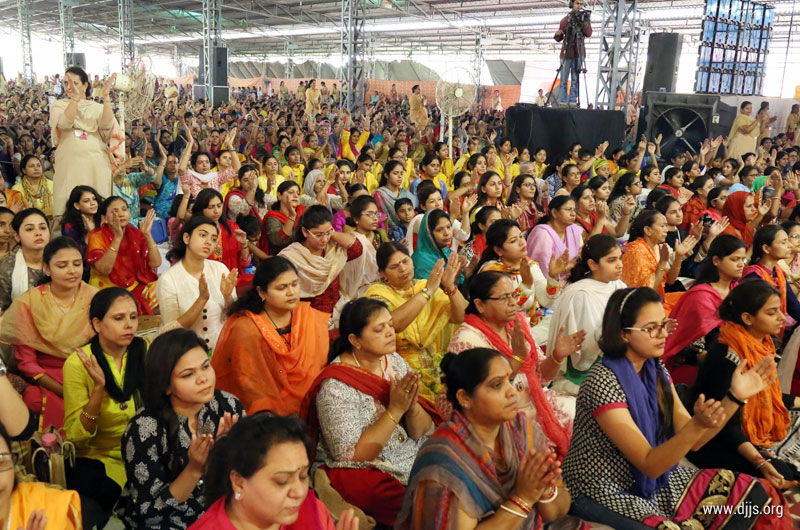 Monthly Spiritual Congregation Ignites the  Divine Fire for the Mission of World Peace at Divya Dham Ashram, New Delhi