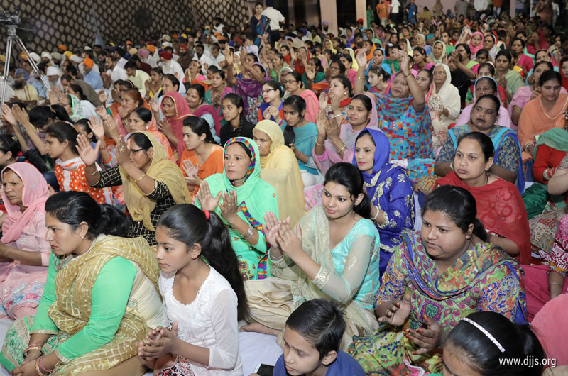 Shri Krishna Katha Sanctified the Hearts to Spiritually Elevate Disciples of Batala, Punjab