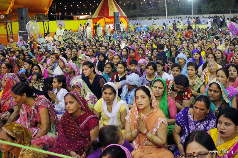 Shri Ram Katha Shields the Wavering Minds in Noida, Uttar Pradesh