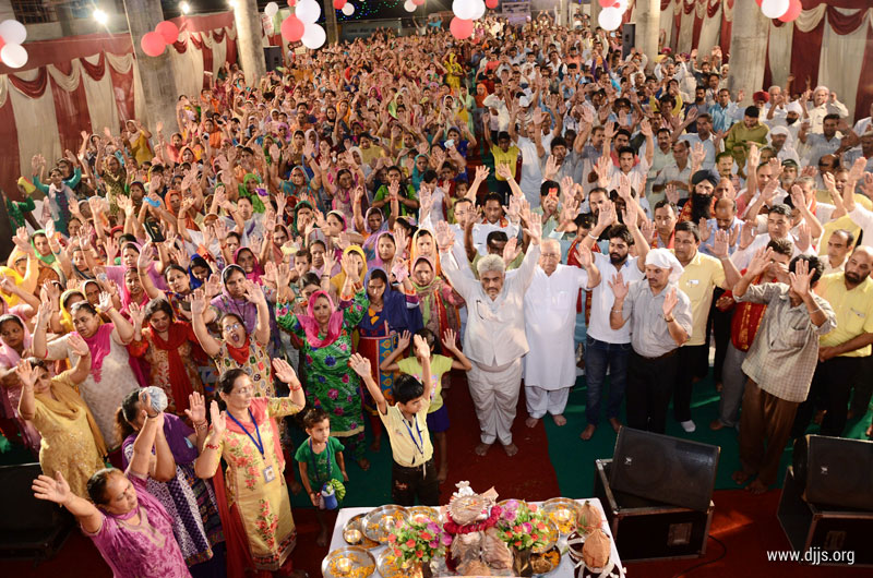 Shri Krishan Katha Enlightening Masses wih the Bhakti Yoga in Ropar, Punjab