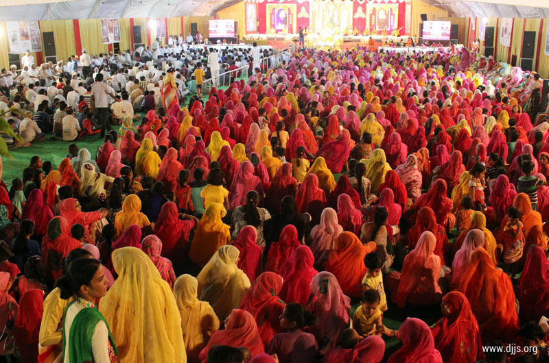 Glorious Tales of Divine Durga Enlighten the Masses in Jodhpur, Rajasthan