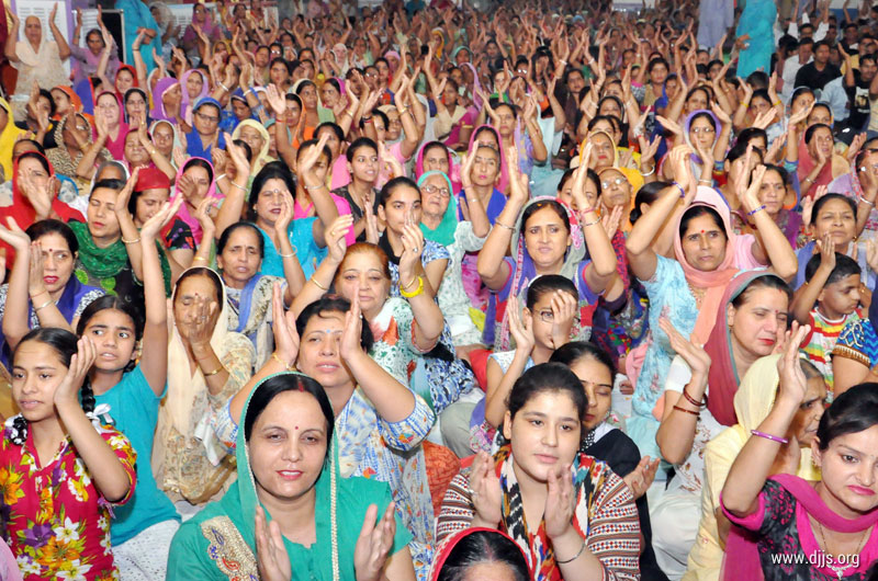 Shri Ram Katha held at Gurdaspur, Punjab Called for Inner Transformation through Self Realization