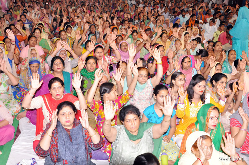 Shri Ram Katha held at Gurdaspur, Punjab Called for Inner Transformation through Self Realization