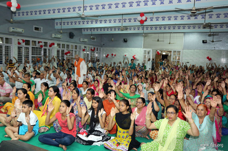 The Mystery behind Garland of Skulls Unraveled at the Shiv Katha at Chandigarh, Punjab