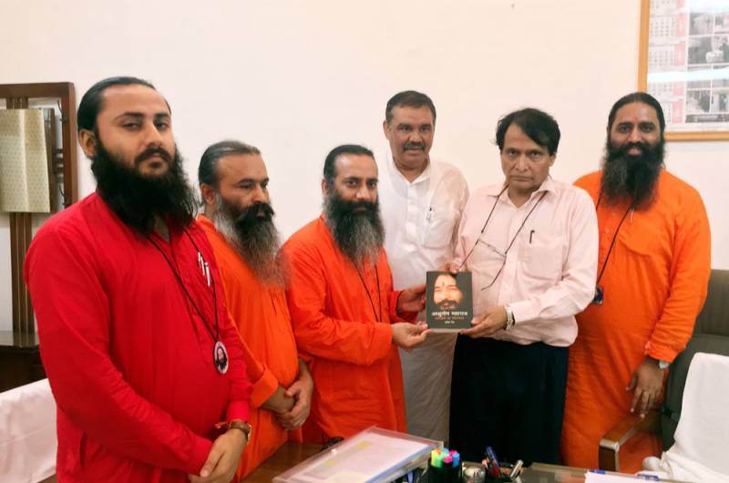 The Preachers of Divya Jyoti Jagrati Sansthan Met the Railway Minister, Government of India