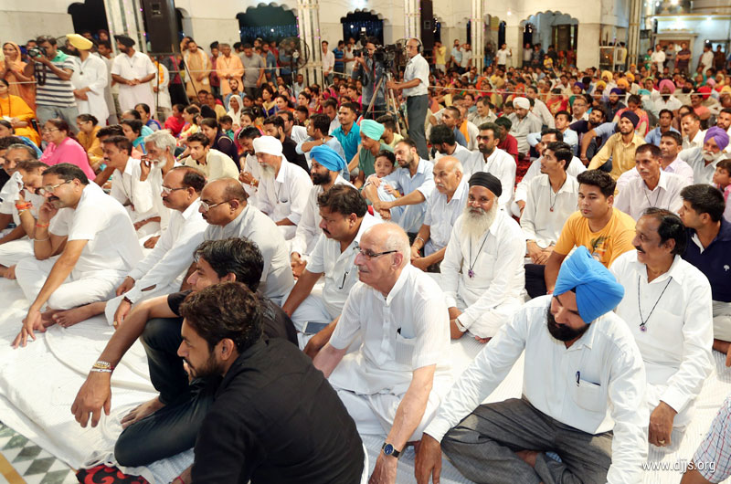 Signs of True Spiritual Master were Revealed in Devotional Concert in Batala, Punjab