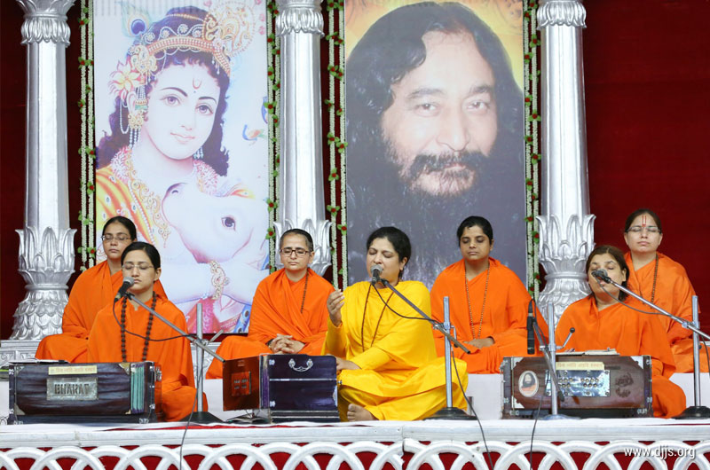 Gurudev as the Beacon of Peace Reiterated at Divya Dham Monthly Congregation