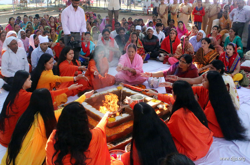 Bhagwat Katha at Bareilly, Uttar Pradesh Spreads the Gems of Spirituality to Masses