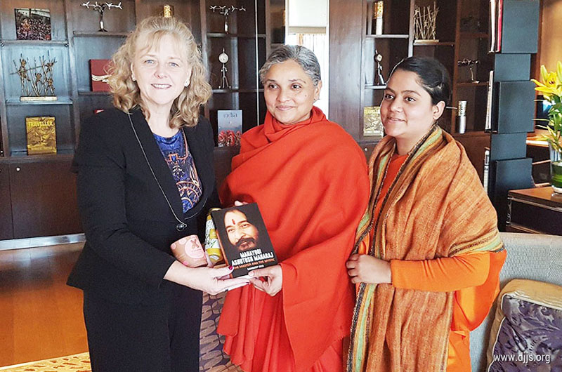 CR Angela Owen, in her India visit met DJJS representatives at Hotel Pullman to discuss roadmap of upcoming social projects in Australia