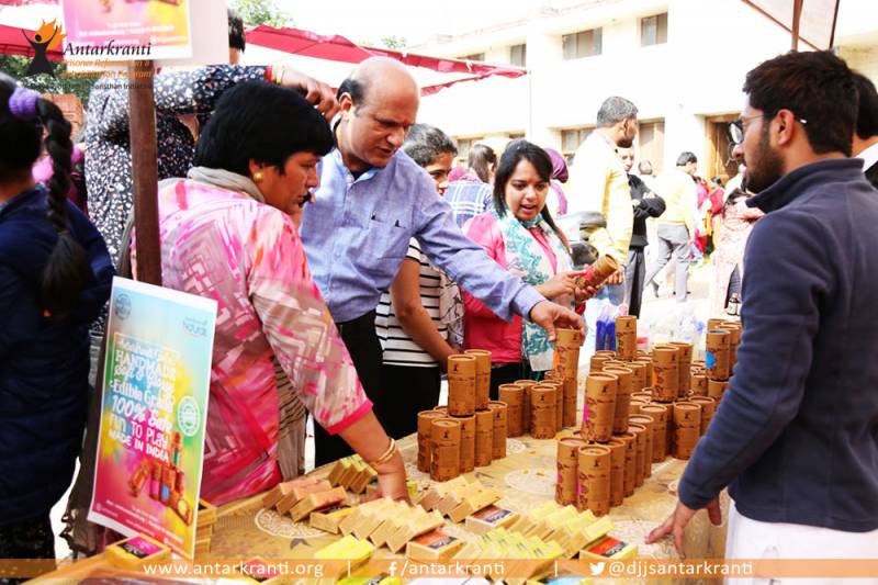Faagun Utsav at Shri Radha Krishan Mandir, Chandigarh