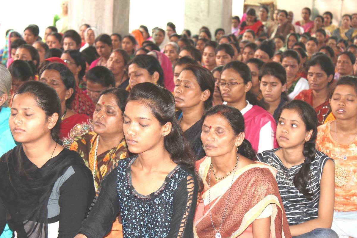 Sewa and Sadhana – Key to Connect With Divine Guru Reiterated at Monthly Spiritual Congregation at Amravati, Maharashtra