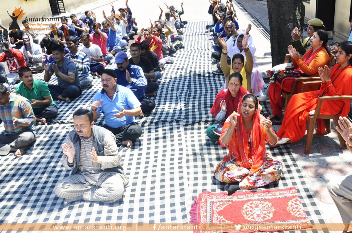 Yoga Session at District Jail, Kaithu, Shimla Taught Youth About Healthy Life Habits