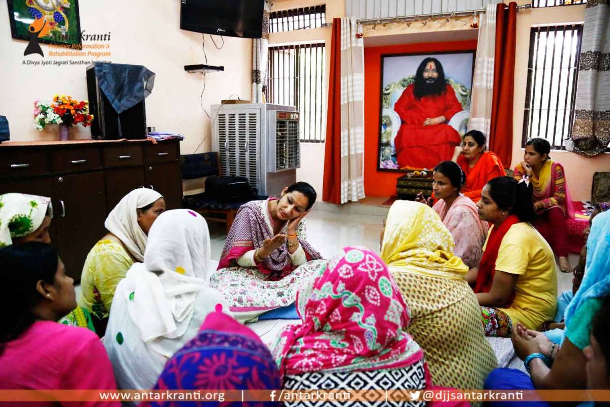 Health Talk on “Life through naturopathy and Ayurveda” by Dr. Garima Thakur at Women Jail, Tihar Prisons