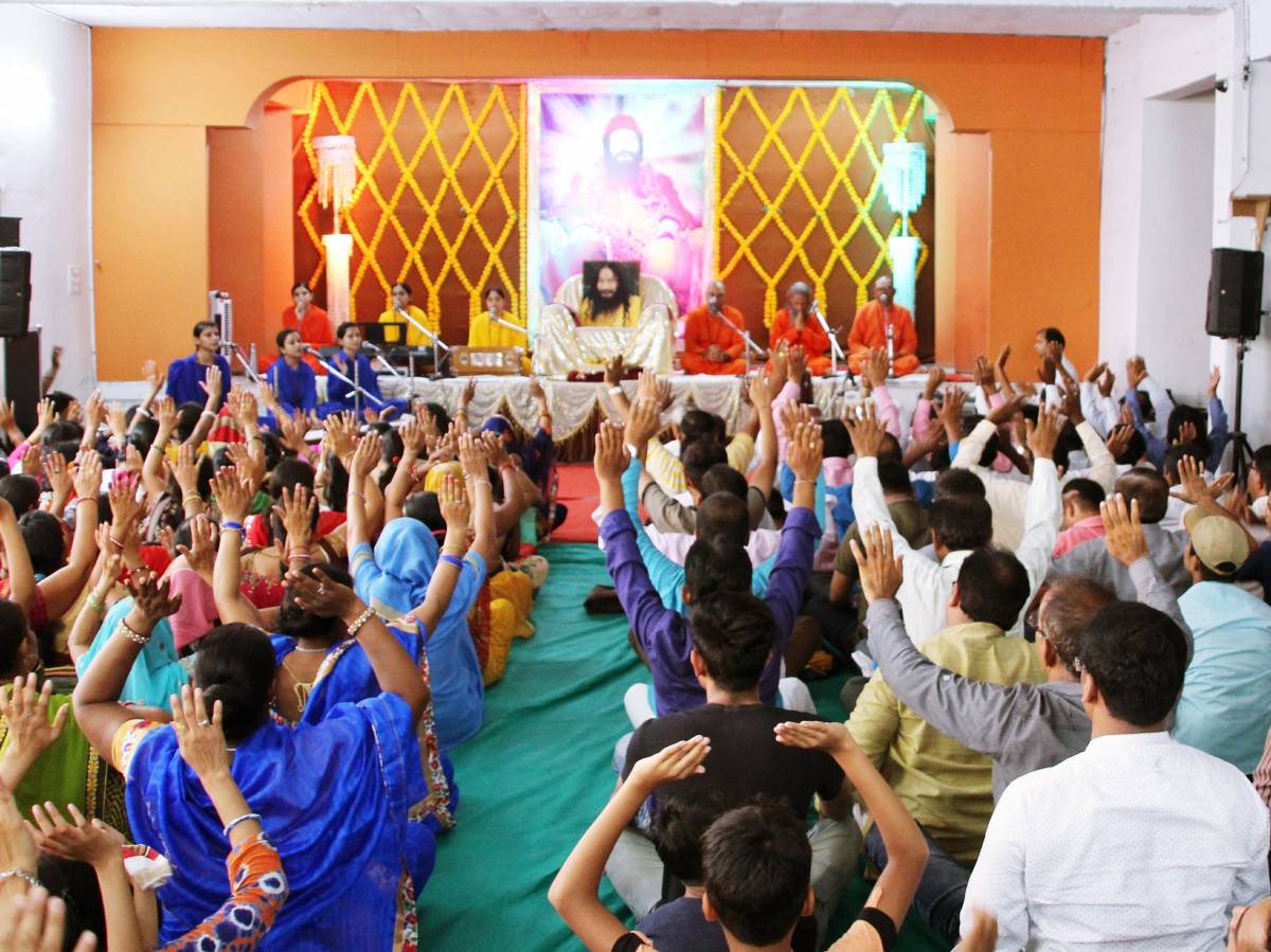 Importance of Brahm Gyan and Sewa Reiterated in Monthly Spiritual Congregation at Ahmedabad, Gujarat