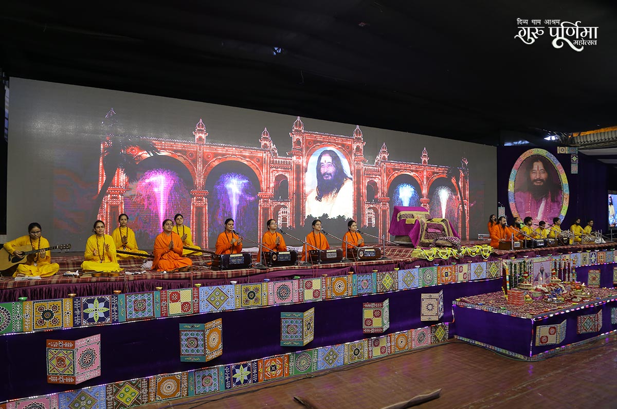 Disciples Bowed in Reverence this Guru Purnima at Divya Dham Ashram, Delhi