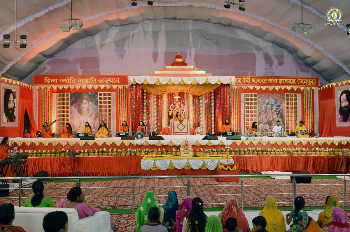Shrimad Devi Bhagwat Katha Enlightened the Masses of Jaipur, Rajasthan with Insightful Thoughts