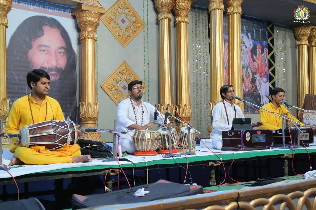 Shrimad Bhagwat Katha Paved the Divinely Spiritual Path to Devotees in Rohini, New Delhi