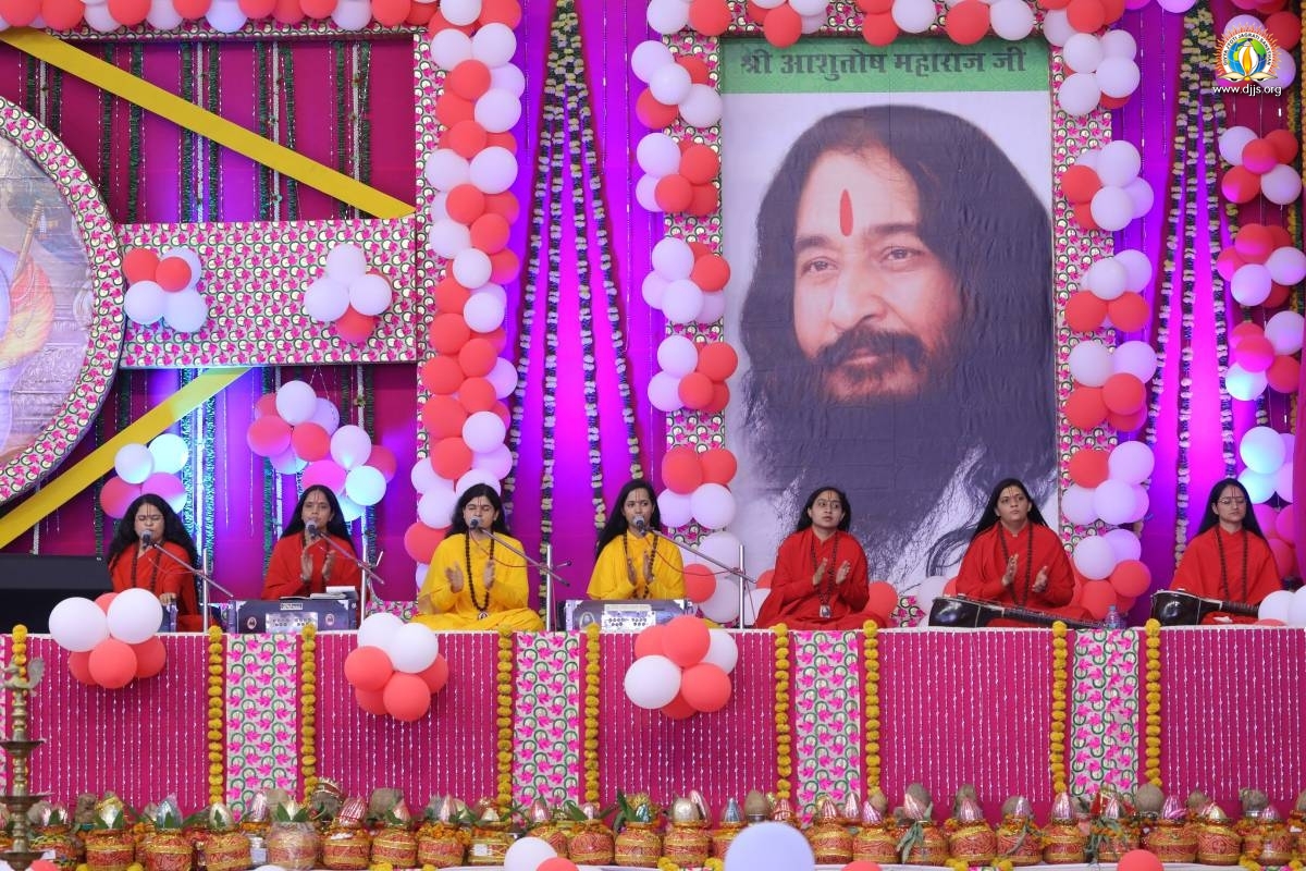 Shrimad Bhagwat Katha - Cultivating Seeds of Spirituality and Devotion in the Hearts of People of Agra, UP