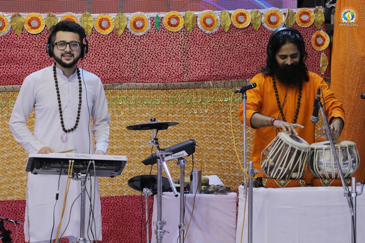 Monthly Spiritual Congregation Reaffirmed need to Enlighten Inner Self at Divya Dham Ashram, Delhi