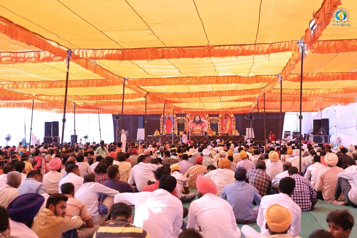 Brahm Gyan Distinguishes between Worldly and True Knowledge in Monthly Spiritual Congregation, Punjab