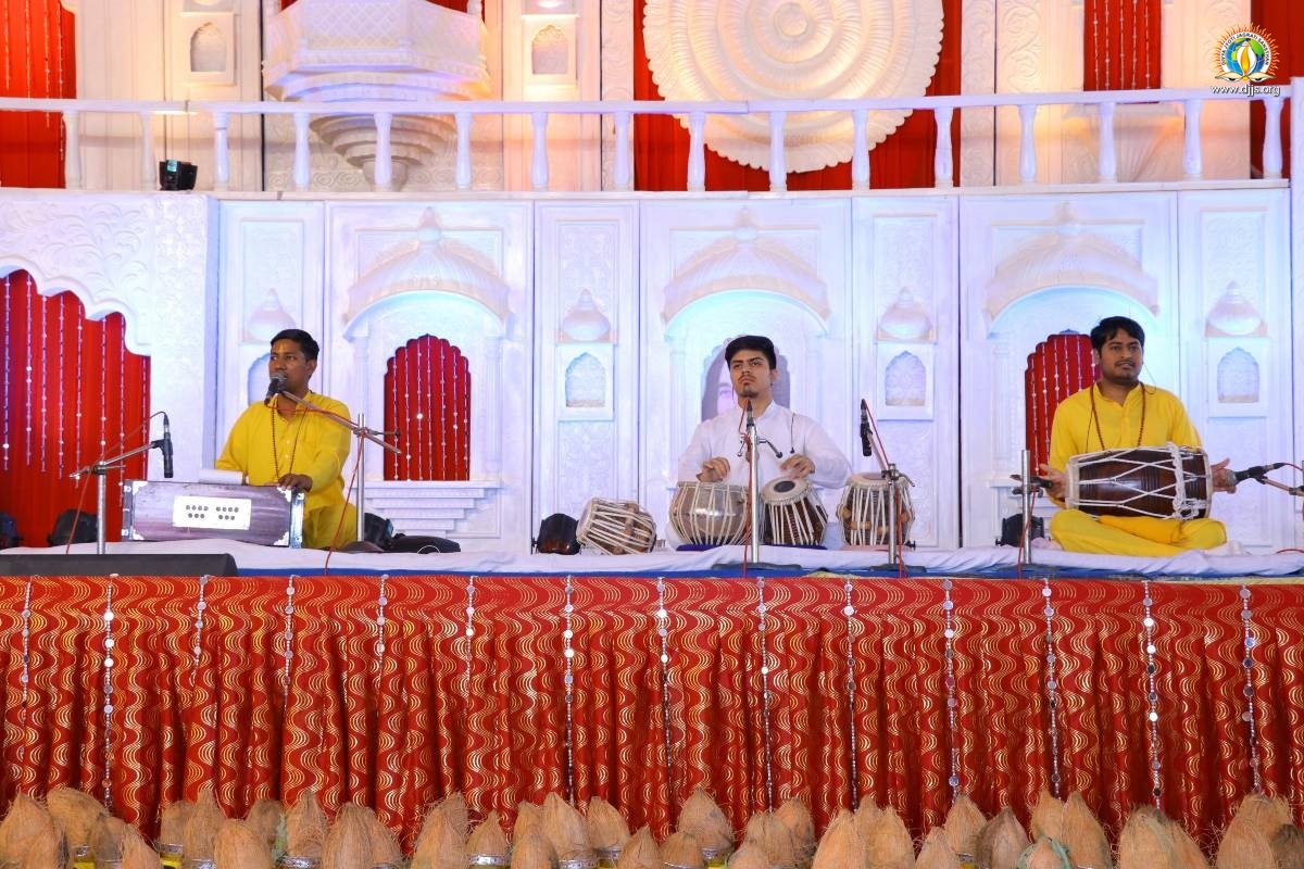 Shrimad Bhagwat Katha Conveyed the Ancient Legacy of Divine Knowledge to the Folks of Dungarpur, Rajasthan