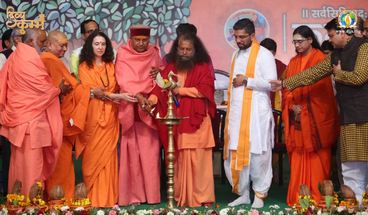 Shiksha Ka Bhartiyakaran Dialog held at Kumbh, Prayagraj Emphasized Practical Learning of Vedic Teachings