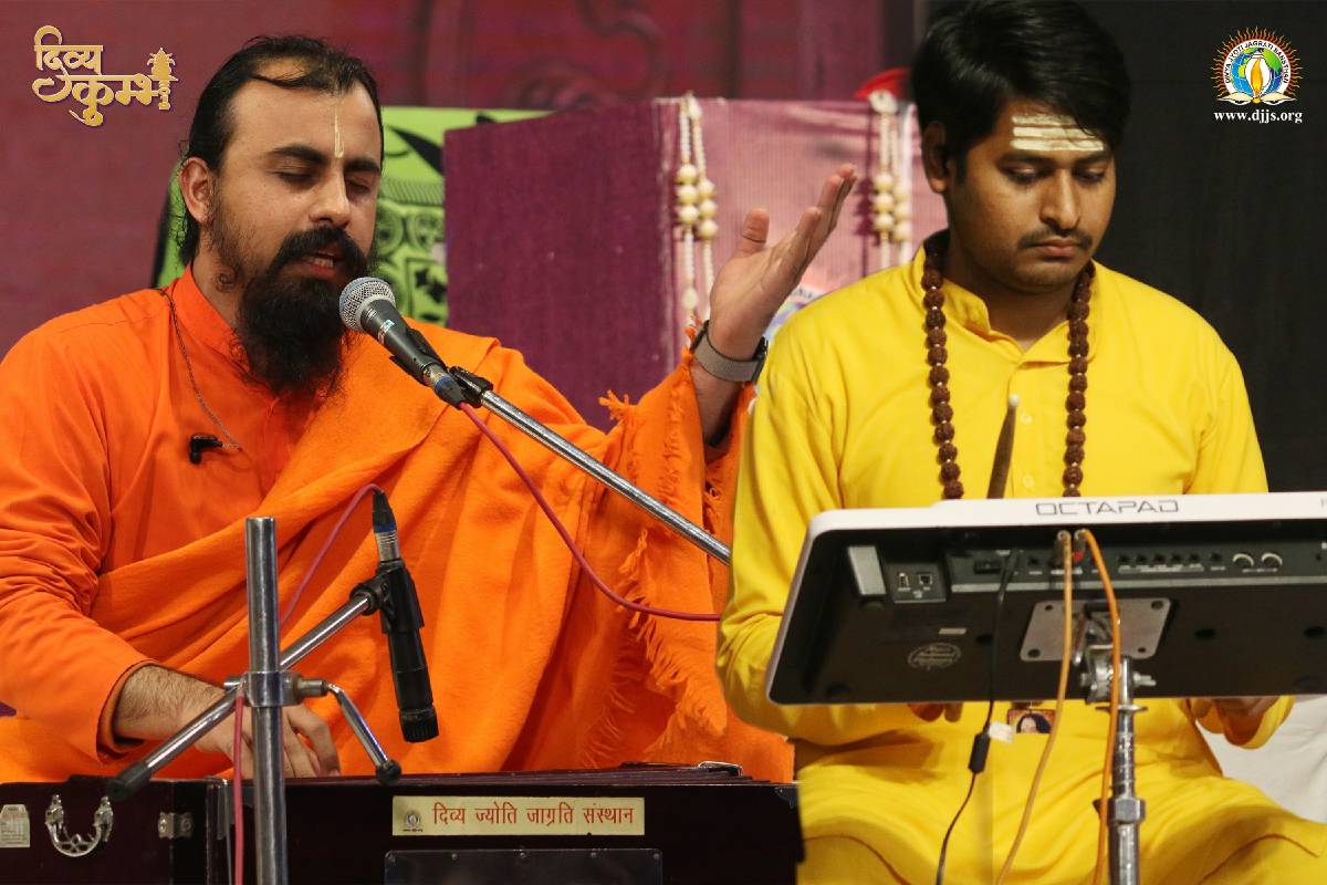Devotional Concert at Kumbh Mela, Prayagraj, Enlightened the Power of MIND–The Double Edged Sword