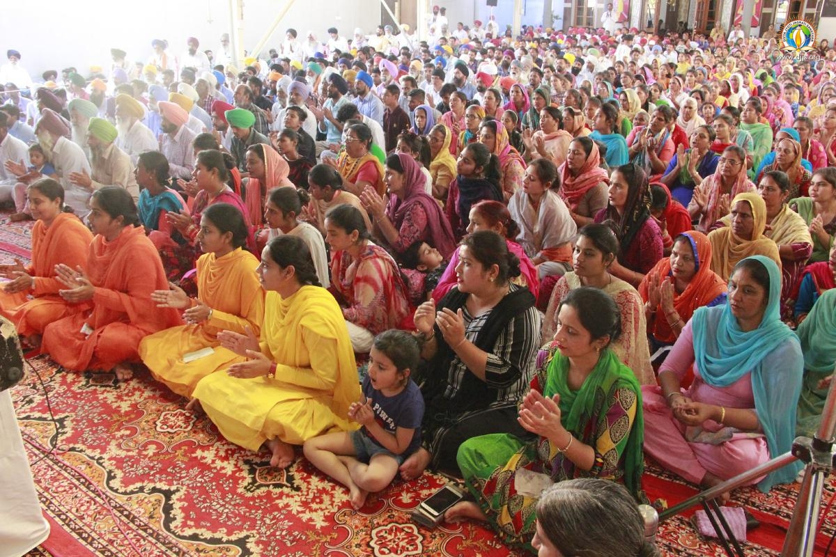 Monthly Spiritual Congregation Stressed on the Need of “Sumiran” Food for the Soul