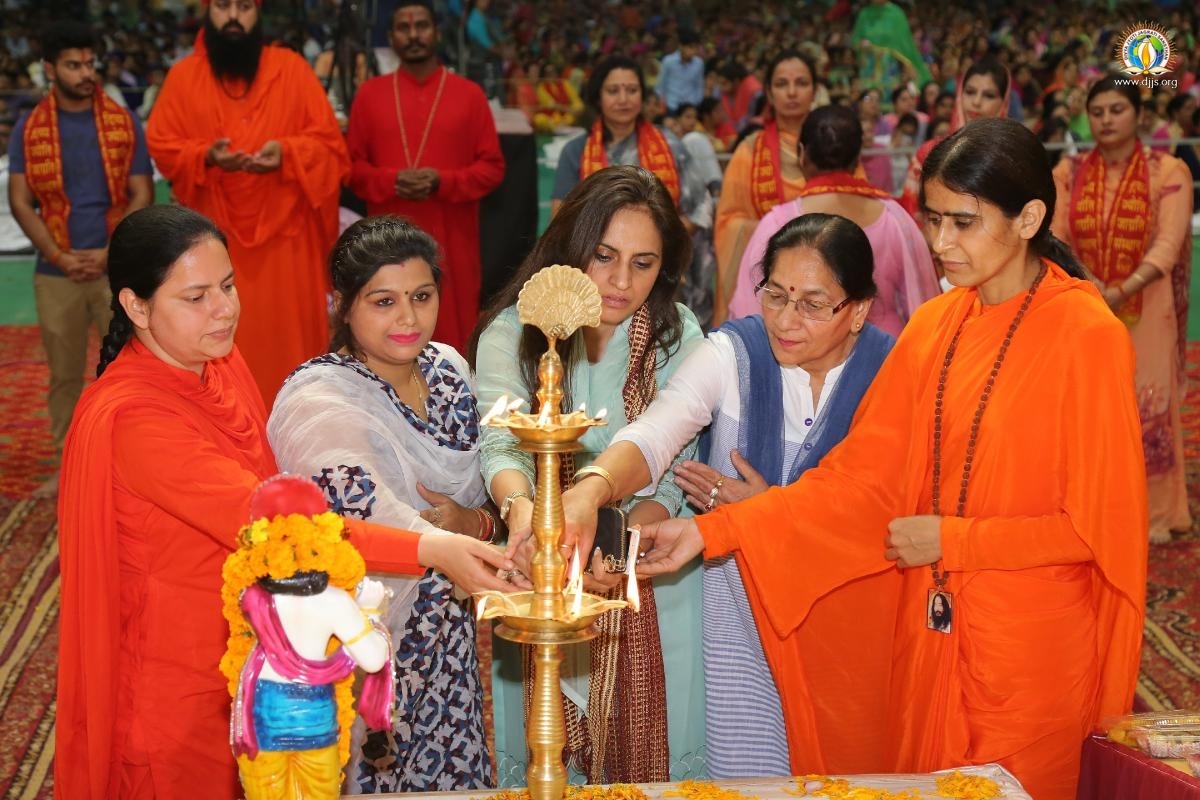 The Relevance of a True Guru Reinforced in Shrimad Bhagwat Katha at SBS Nagar, Punjab