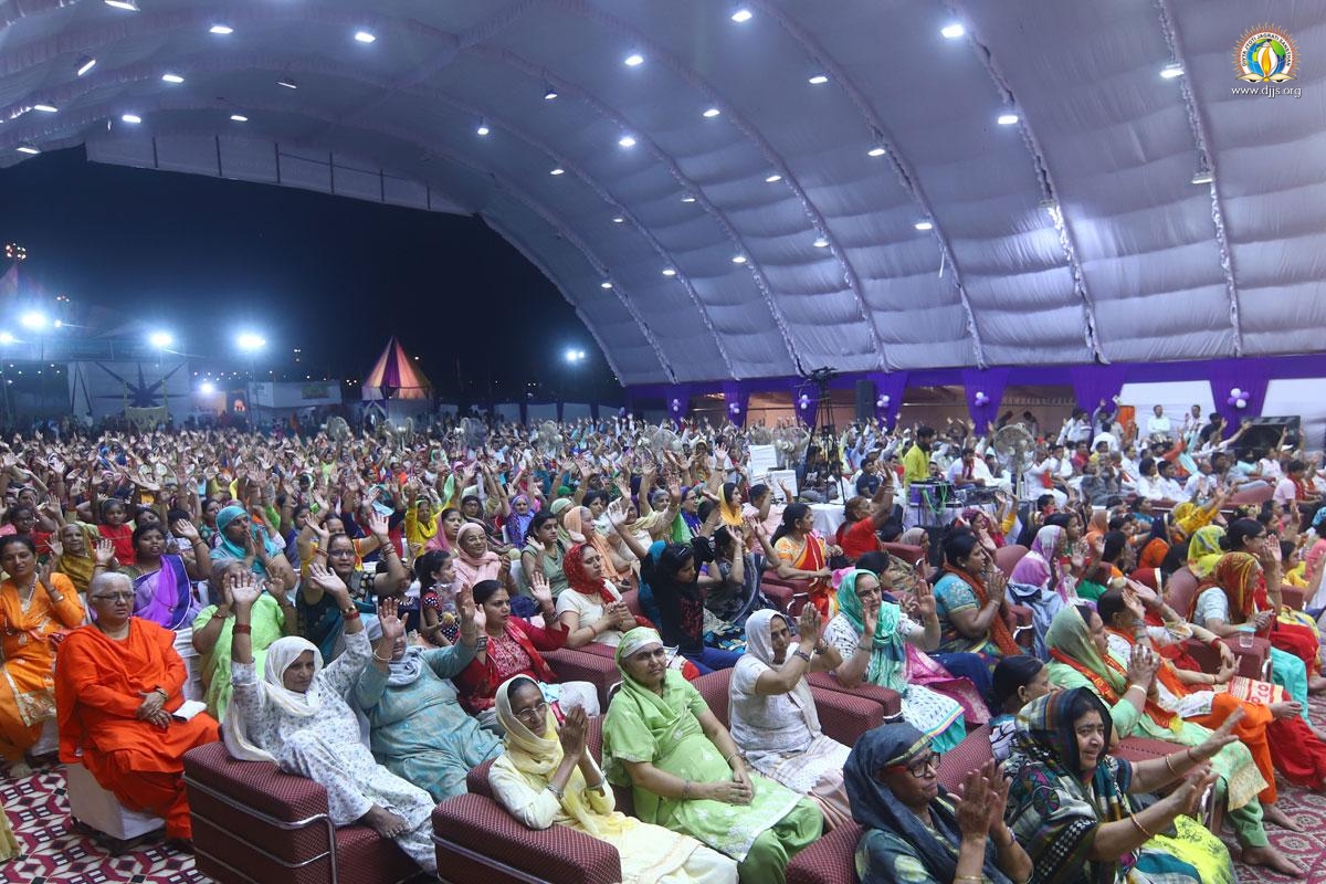 Shrimad Bhagwat Katha Gyan Yagya Unveiled Secret of True Happiness at Narela, Delhi