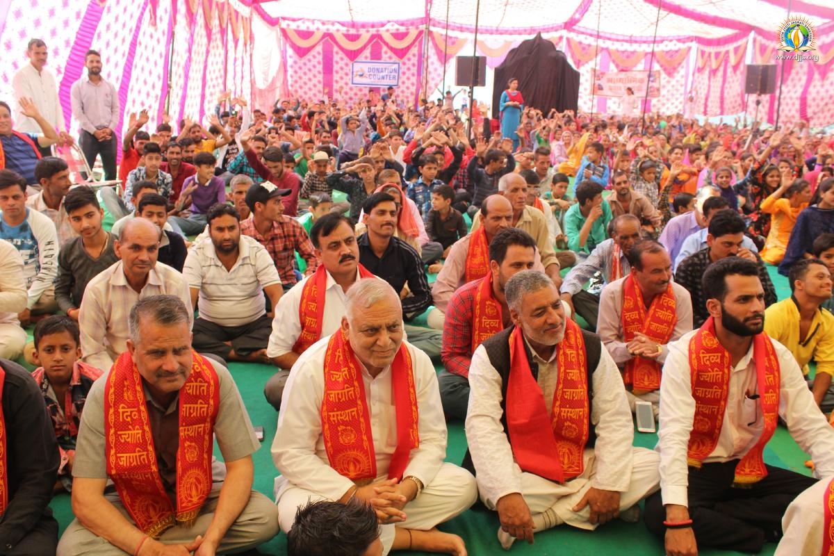 Shri Ram Katha at Jammu Emphasized the Need of Brahm Gyan as the Key to Uplift Humanity