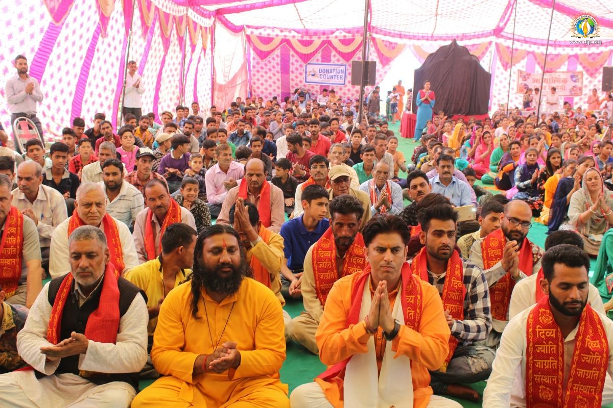 Shri Ram Katha at Jammu Emphasized the Need of Brahm Gyan as the Key to Uplift Humanity
