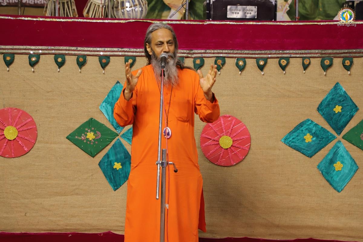 Shri Ram Katha Rejuvenated the Inner-Conscience of His Believers in Ghaziabad, Uttar Pradesh