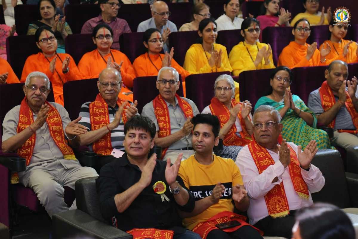 Devotional Concert 'Samarpan' Highlighted the Significance of True Surrender at Amritsar, Punjab