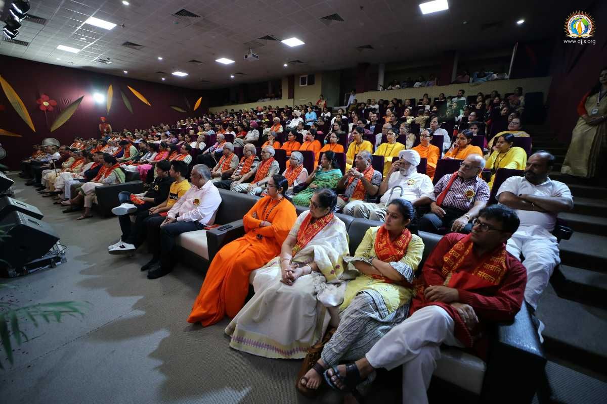 Devotional Concert 'Samarpan' Highlighted the Significance of True Surrender at Amritsar, Punjab